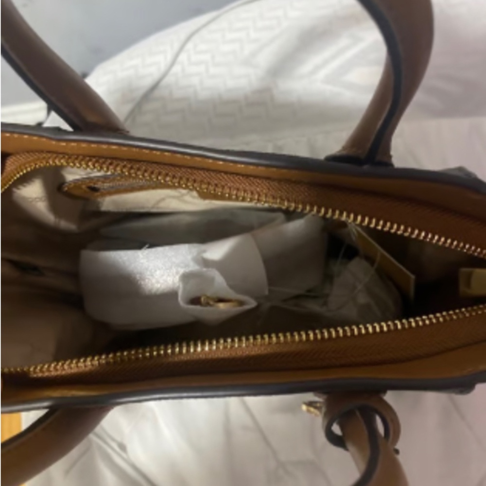 Michael Kors - Picture 2 of 2